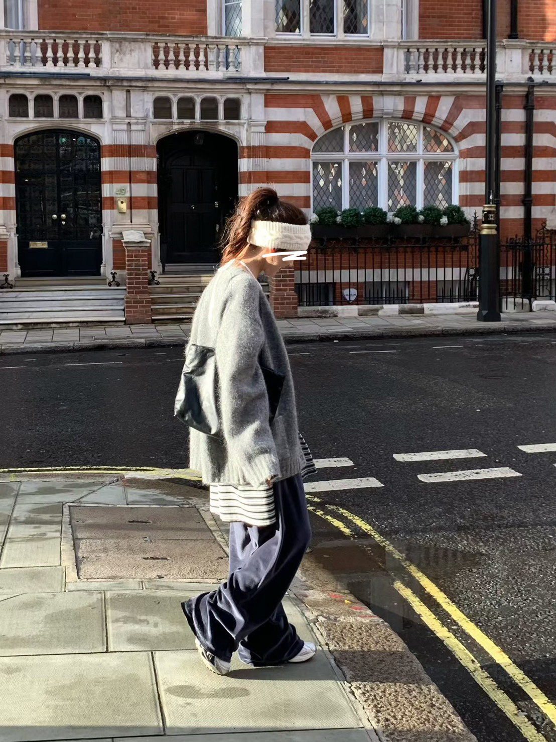 A17.小V家唯美雙口袋馬海毛衣外套