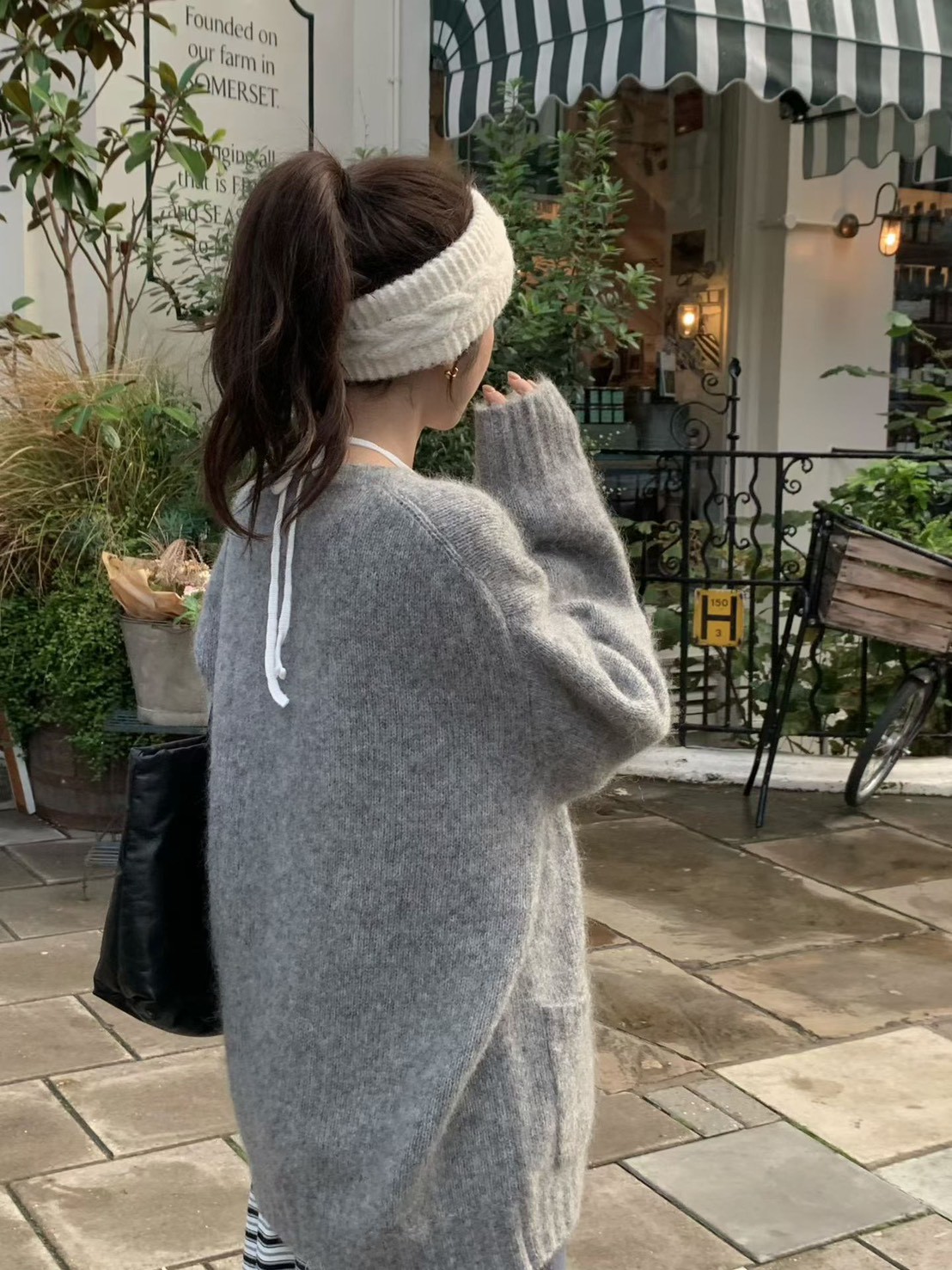 A17.小V家唯美雙口袋馬海毛衣外套