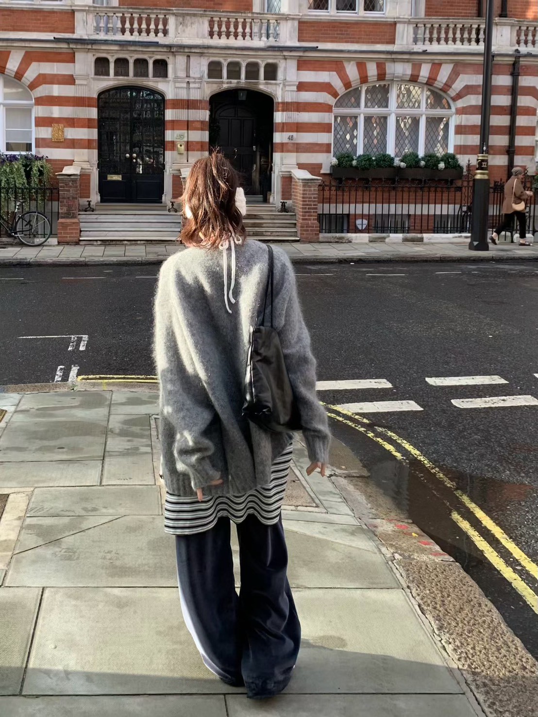 A17.小V家唯美雙口袋馬海毛衣外套