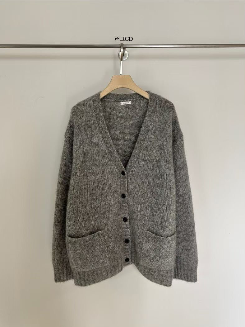 A17.小V家唯美雙口袋馬海毛衣外套