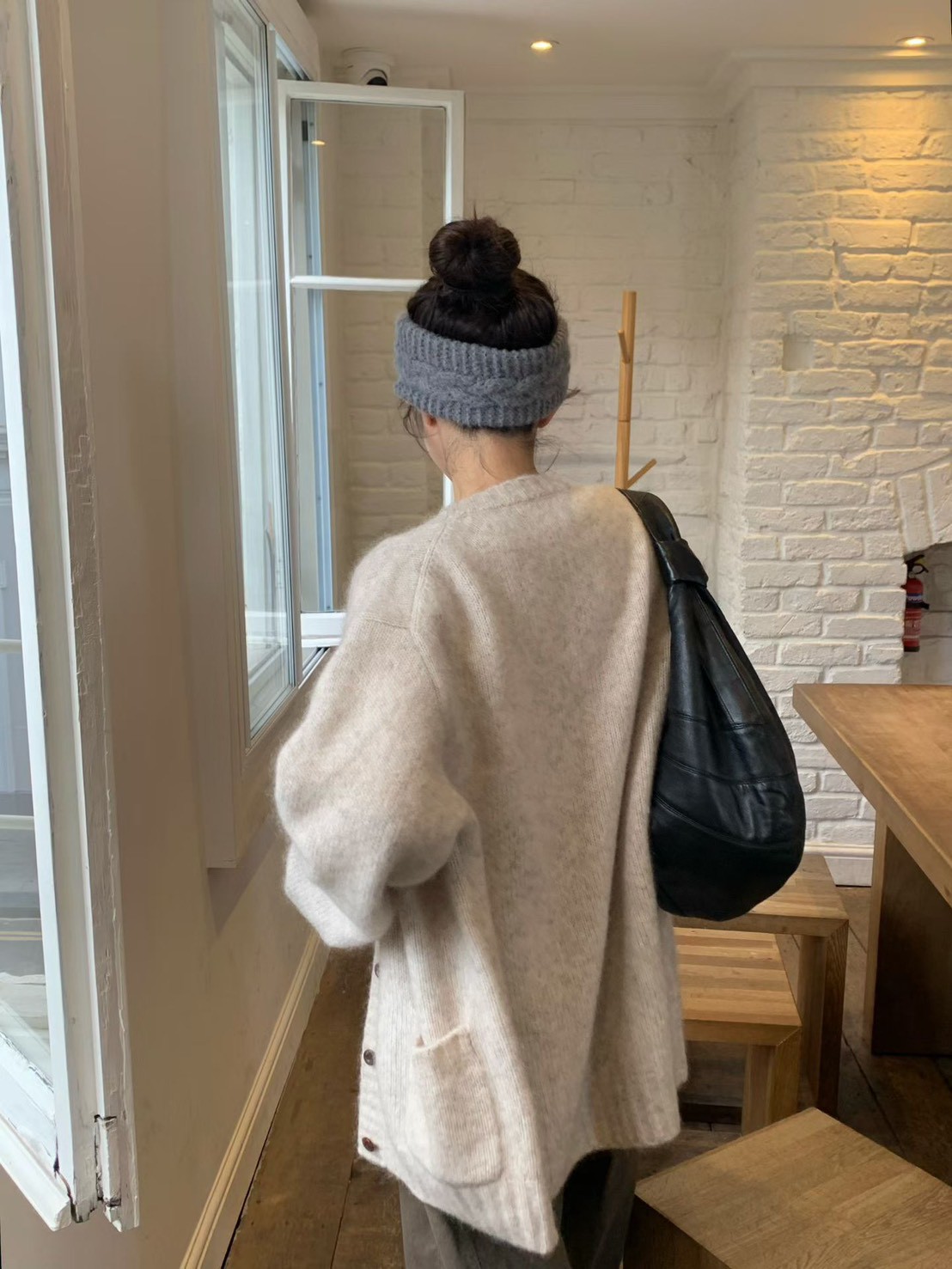 A17.小V家唯美雙口袋馬海毛衣外套