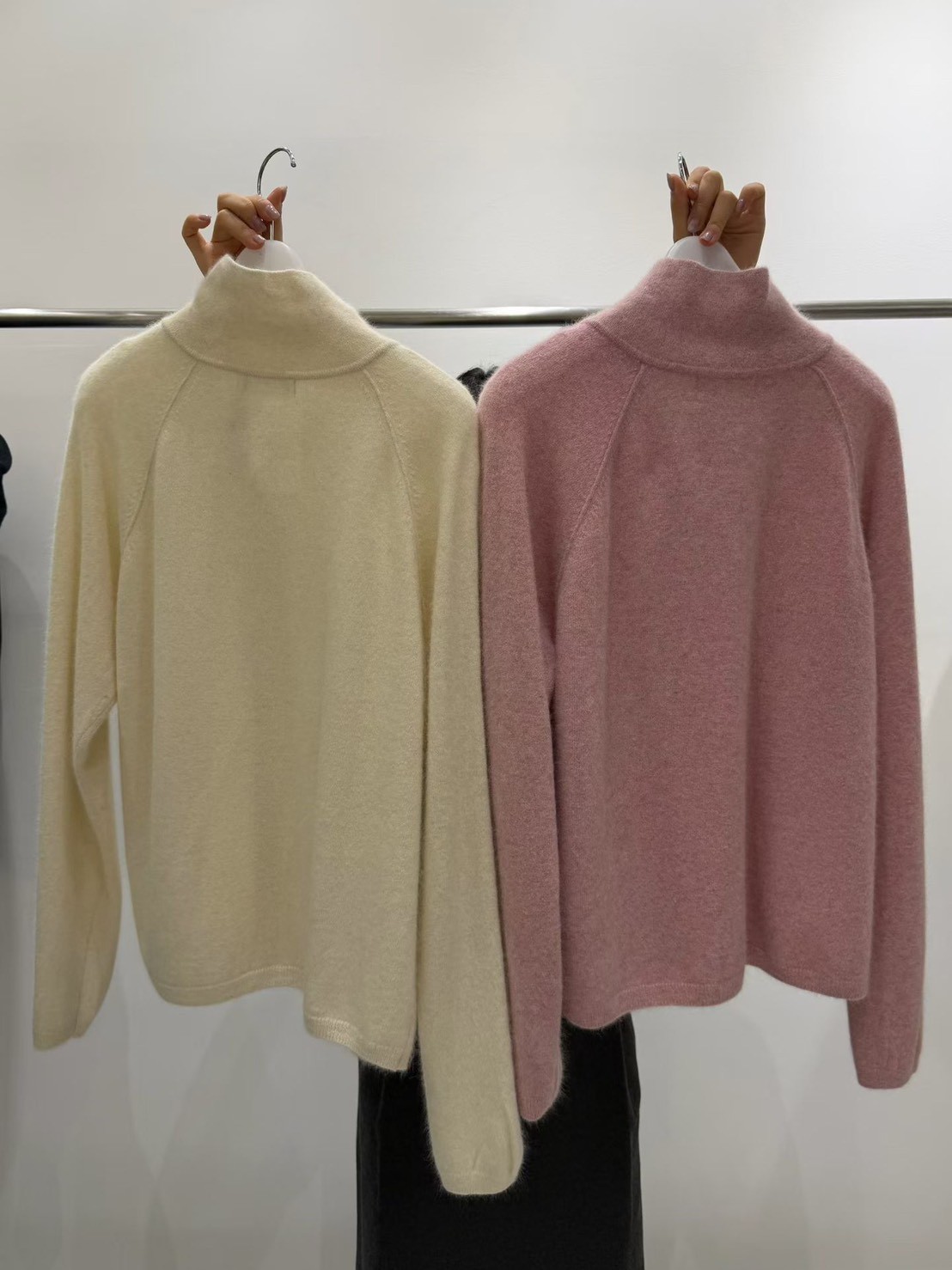 B35.質感家粉彩立領排釦毛衣