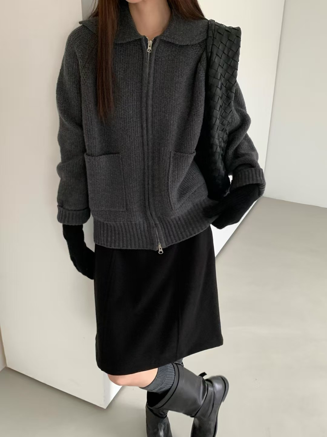 B43.灰階翻領毛衣拉鍊外套