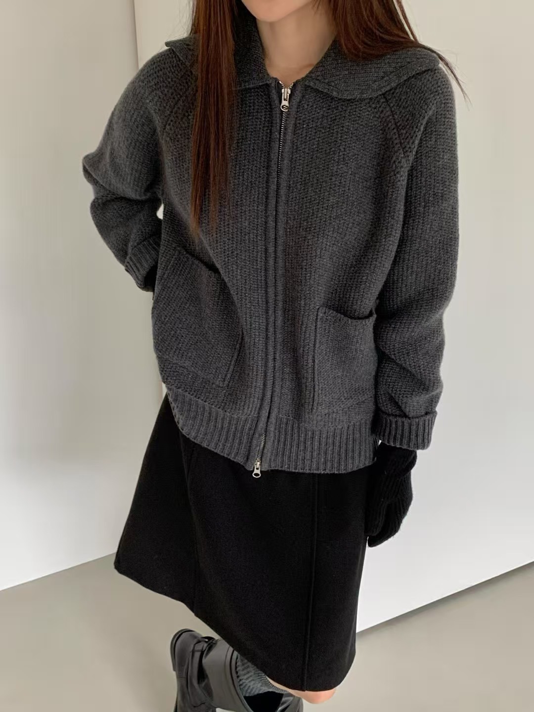 B43.灰階翻領毛衣拉鍊外套