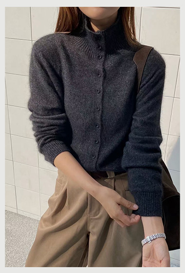 B25.秀氣精緻小排釦40%浣熊毛衣外套