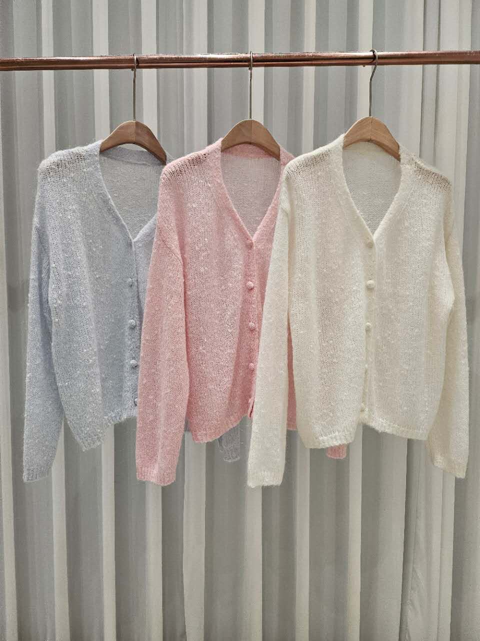 B91.星星家馬海毛V領點點紗針織外套