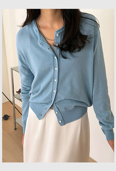 A71.瘦瘦歐膩溫柔排釦針織小外套