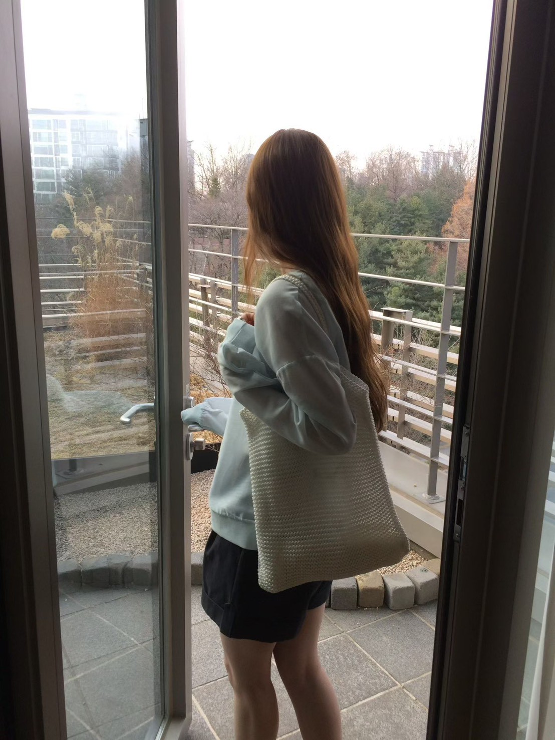 B34.V領滾邊撞色後繡字外套