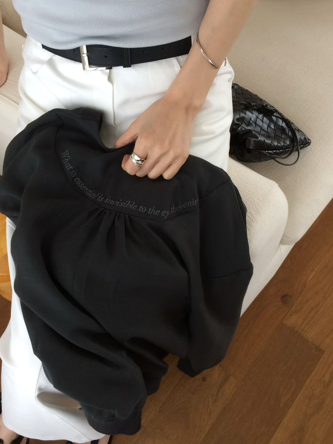 B34.V領滾邊撞色後繡字外套