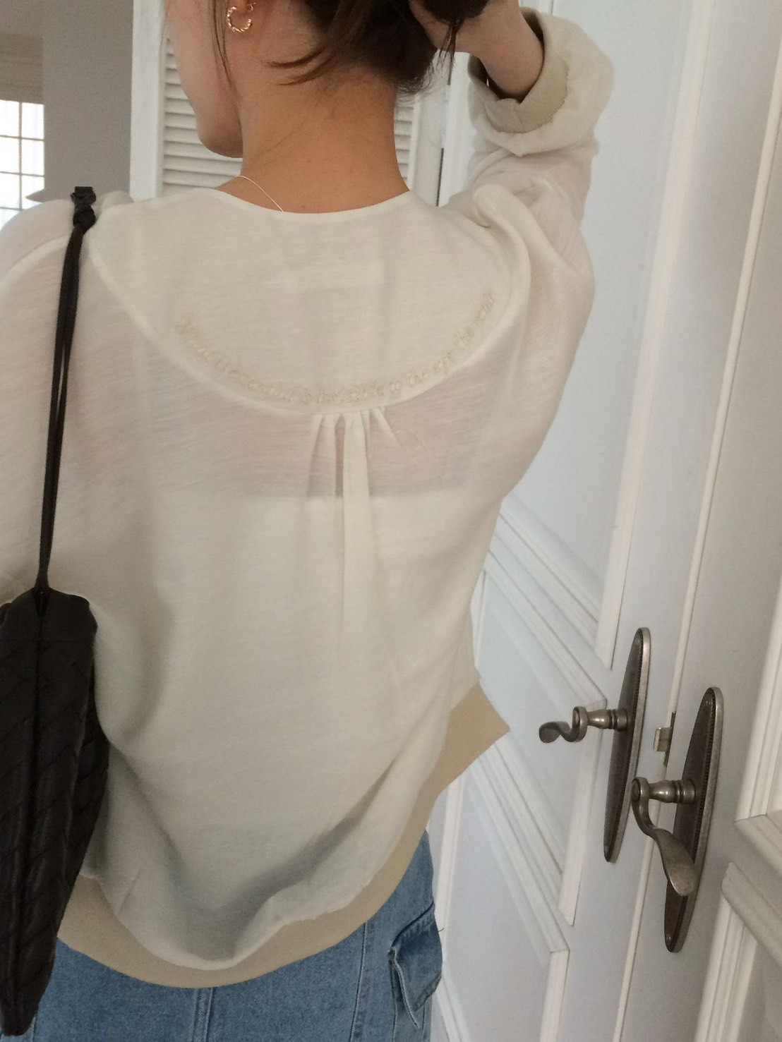 B34.V領滾邊撞色後繡字外套