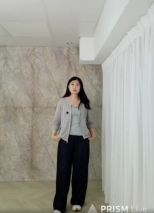 單釦拉鍊洞洞針織小外套