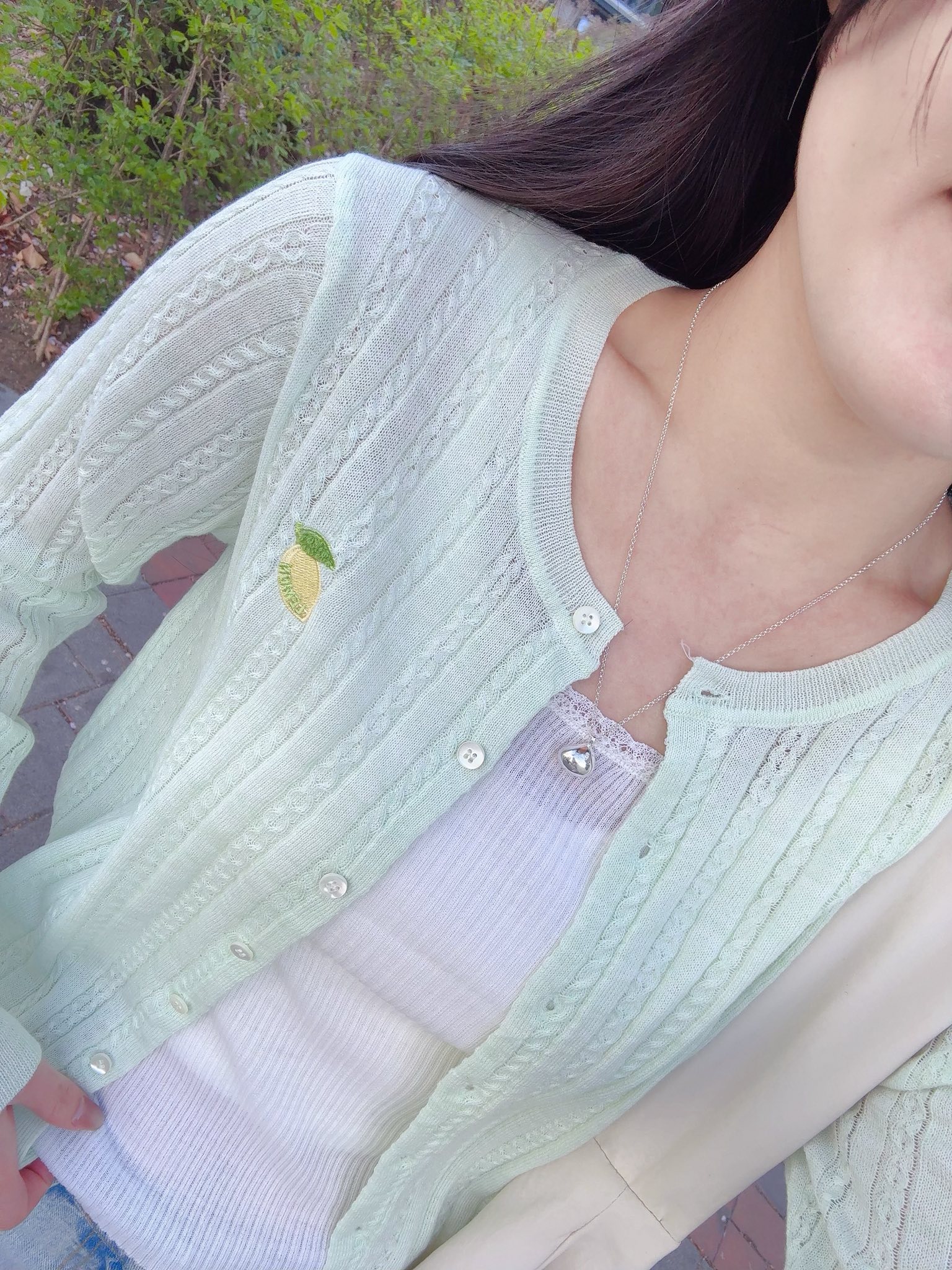 B42.刺繡小蕾夢麻花針織外套