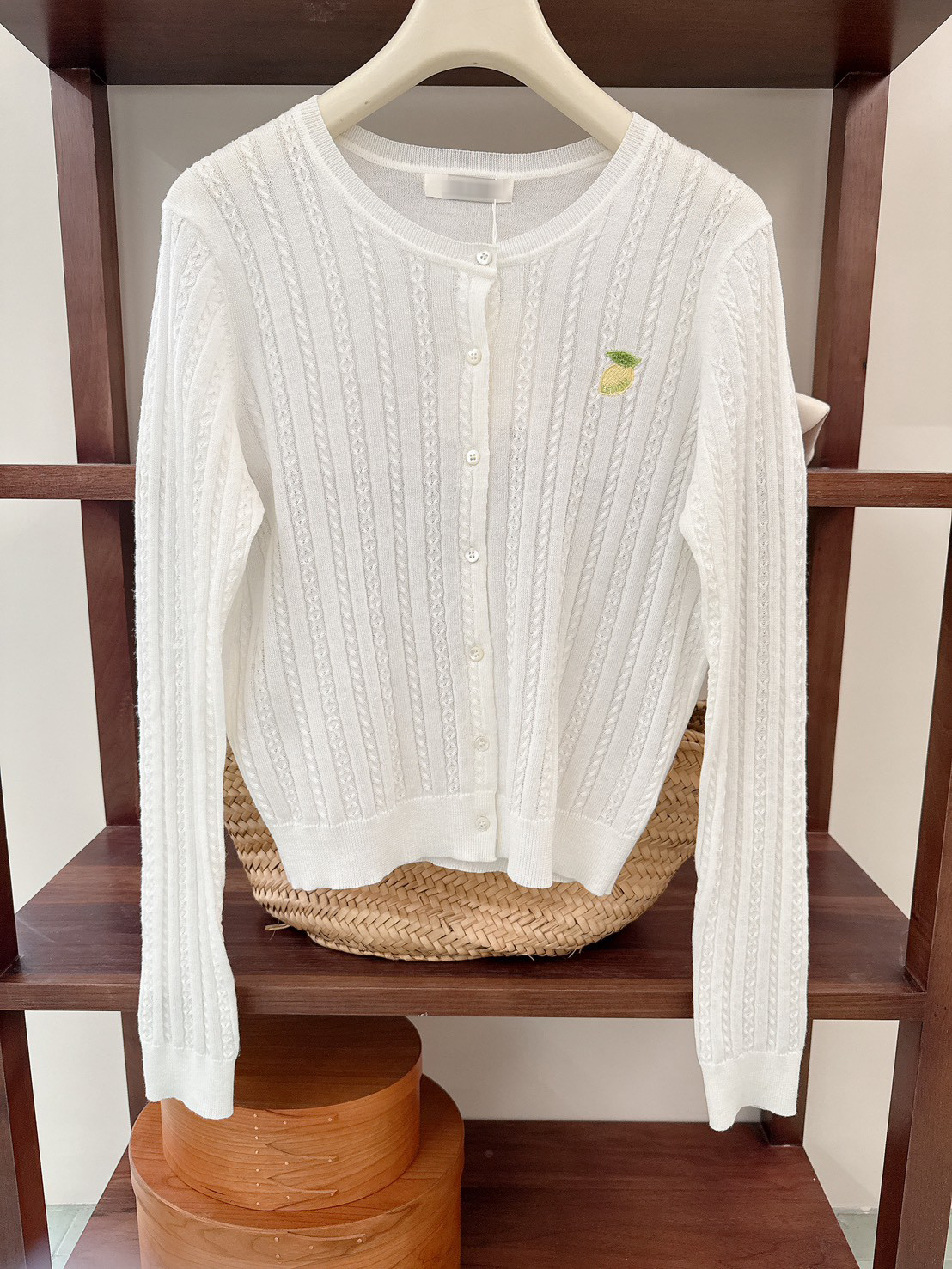 B42.刺繡小蕾夢麻花針織外套