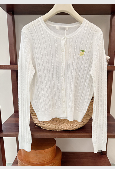 B42.刺繡小蕾夢麻花針織外套