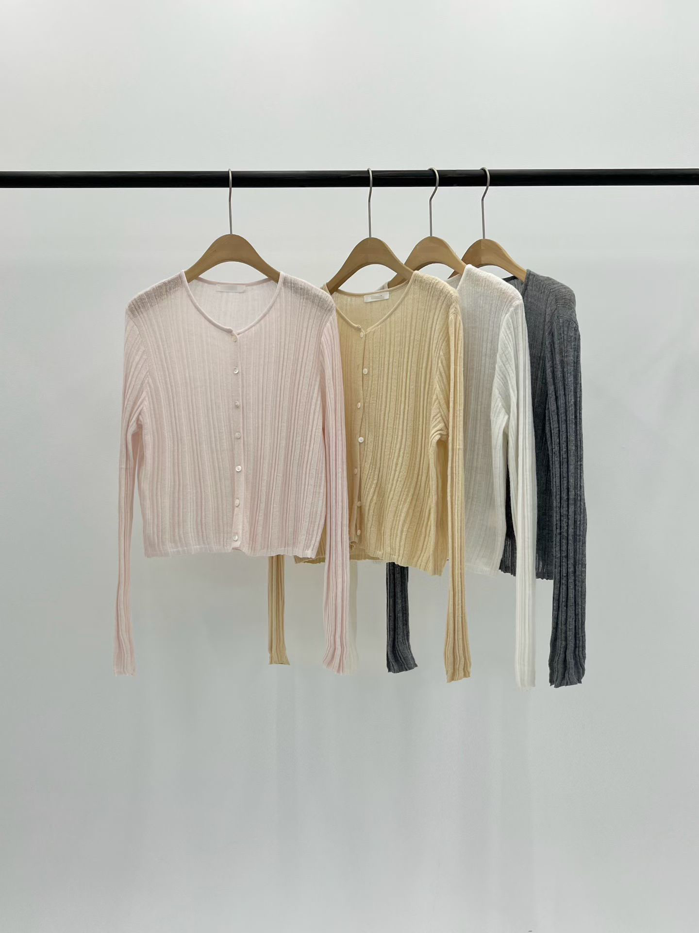 B27.大V家粉嫩坑條小外套