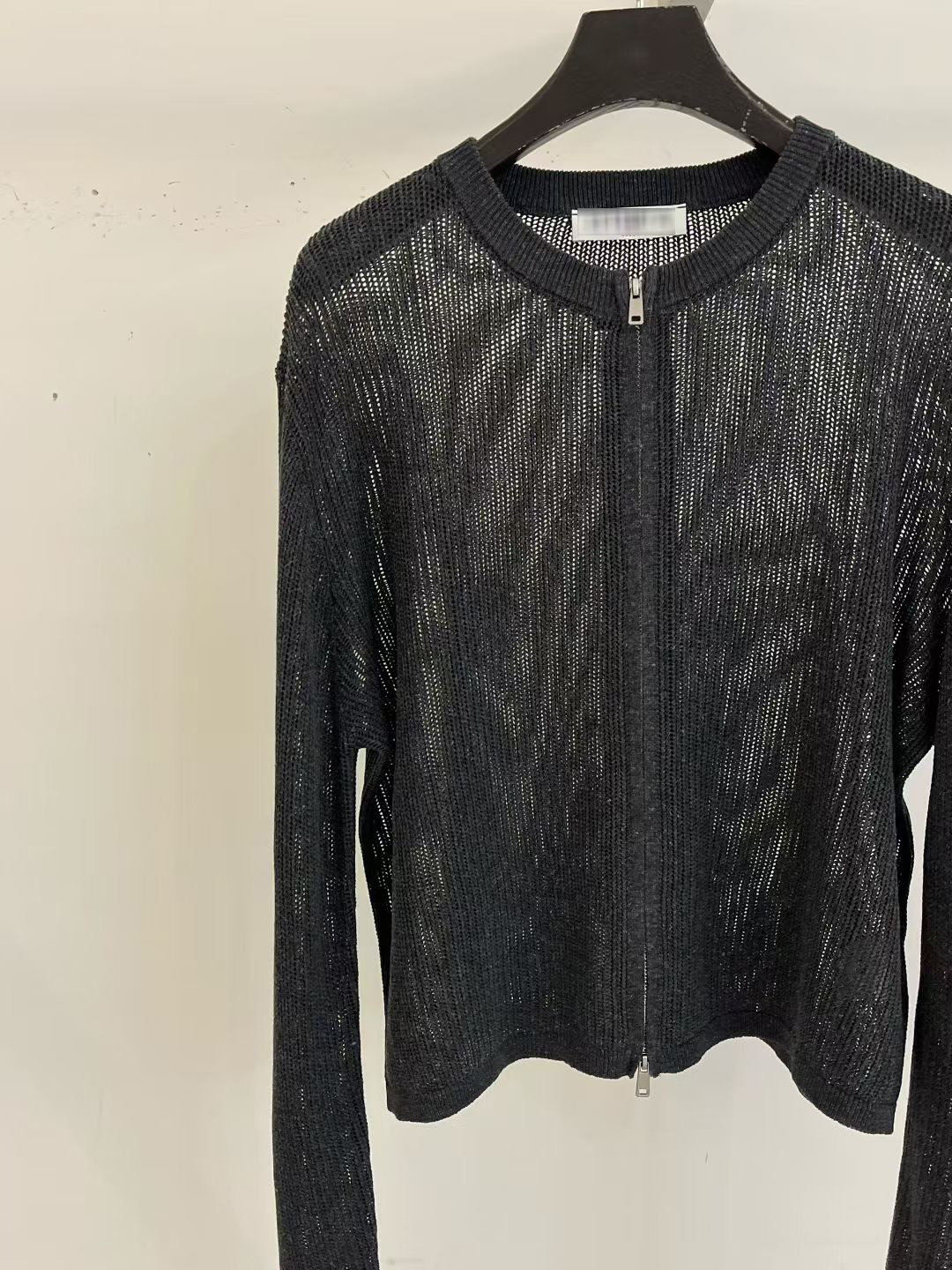 B77.圓領細緻坑條外套