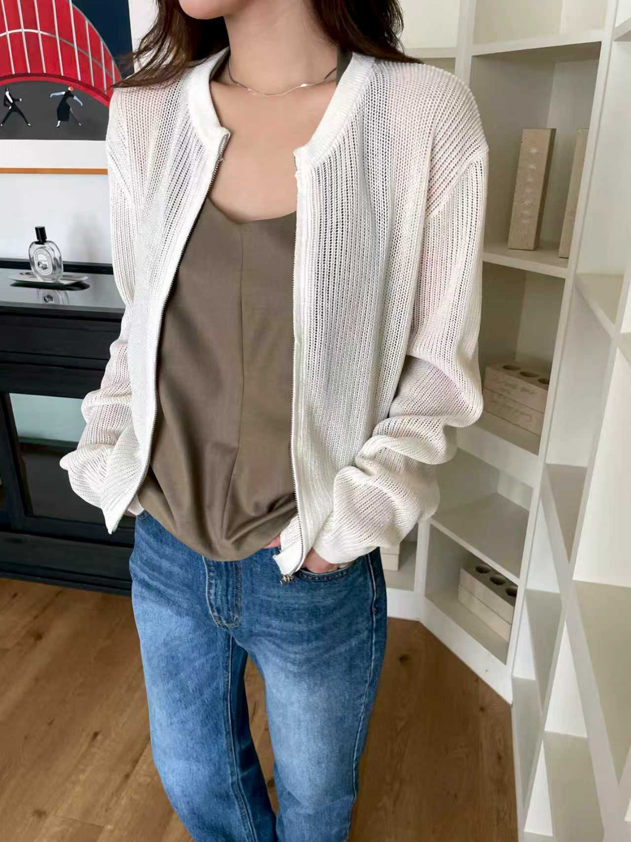 B77.圓領細緻坑條外套