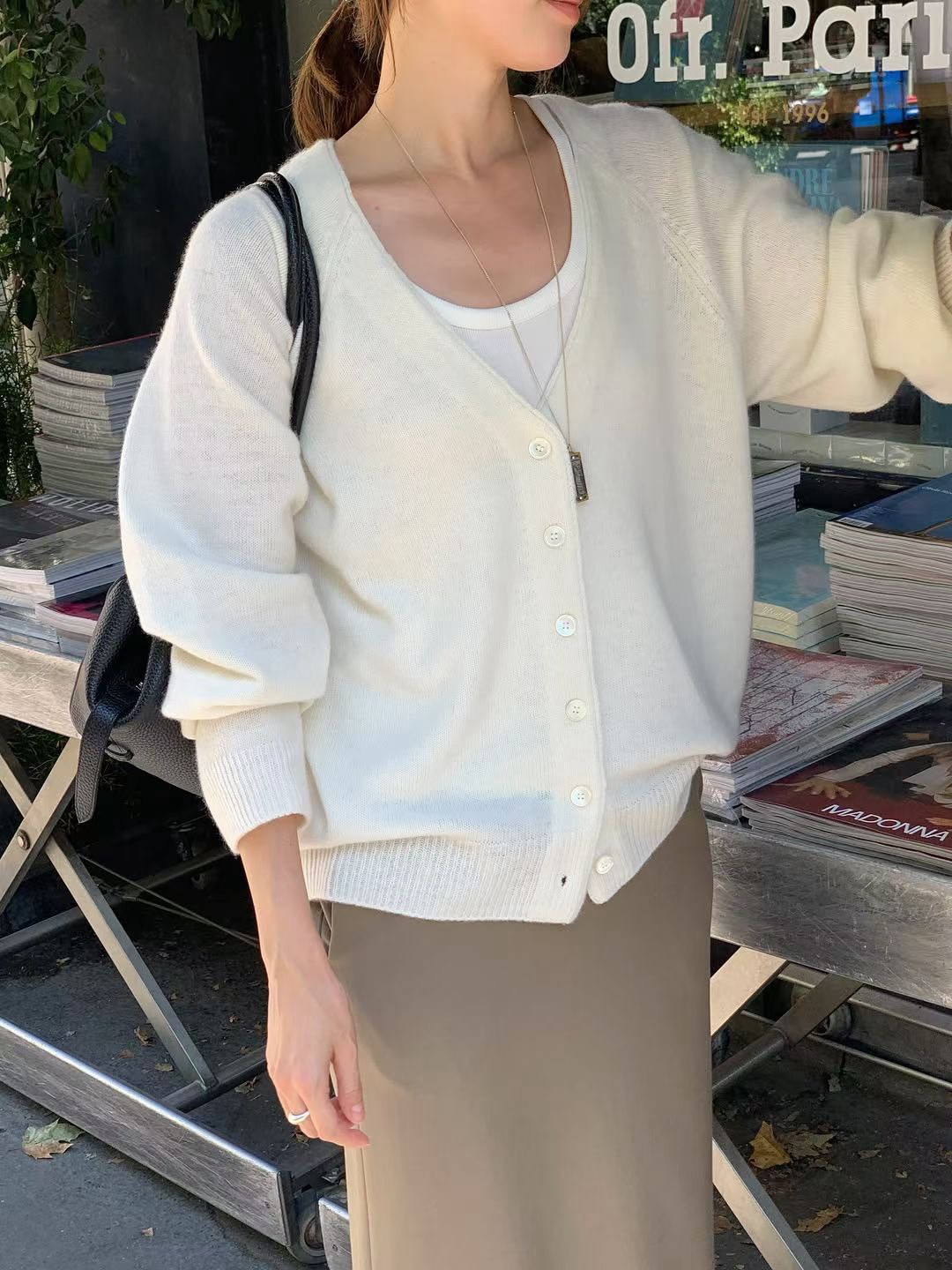 B67.大V家美麗諾V領針織外套