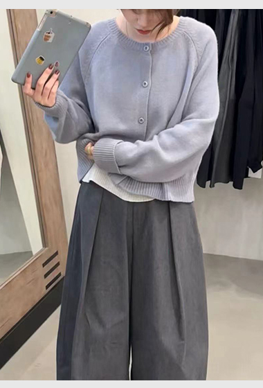 A28.俏麗100%WOOL毛衣小外套