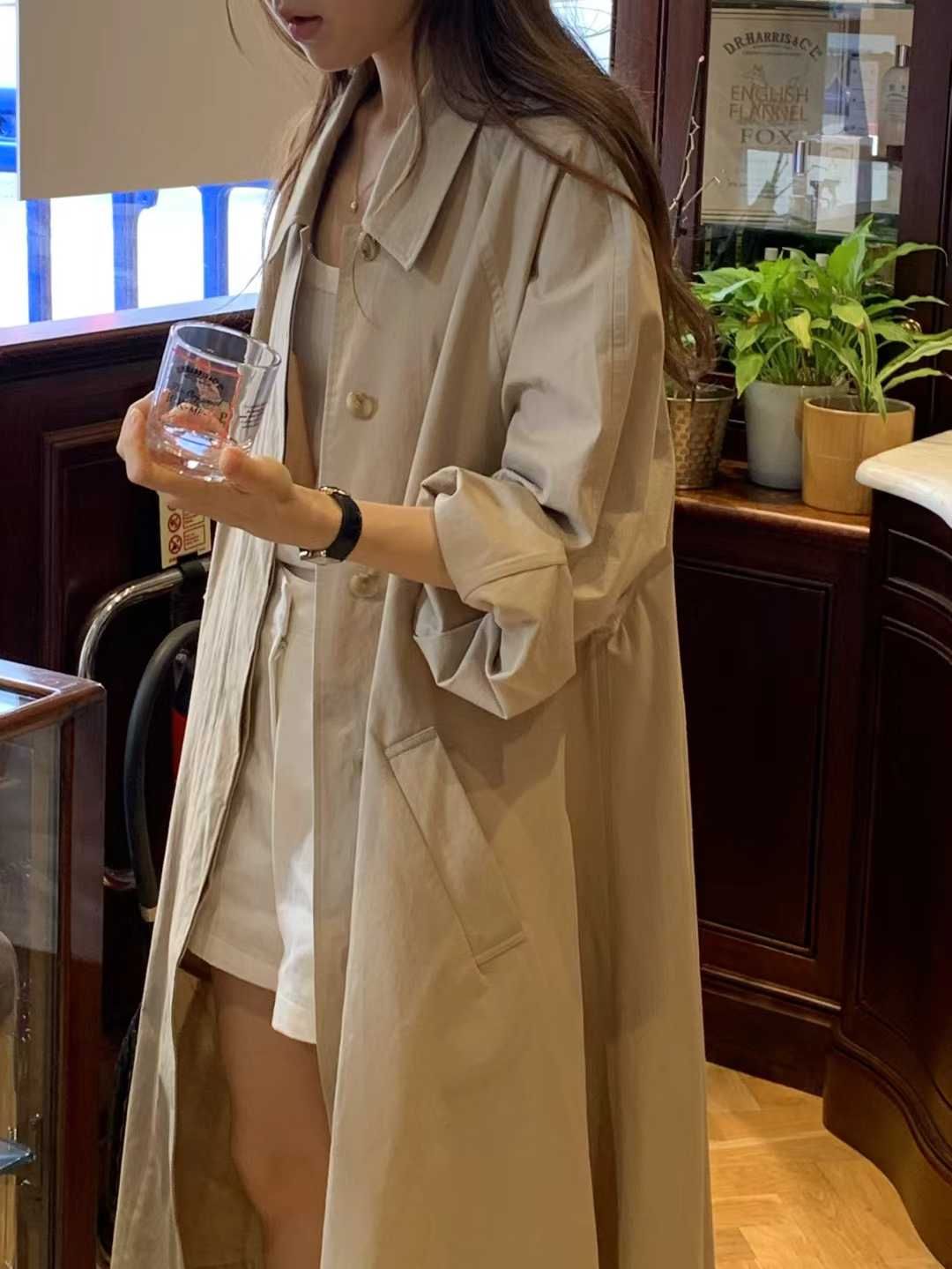 B99.顏值家柔美傘襬長風衣外套