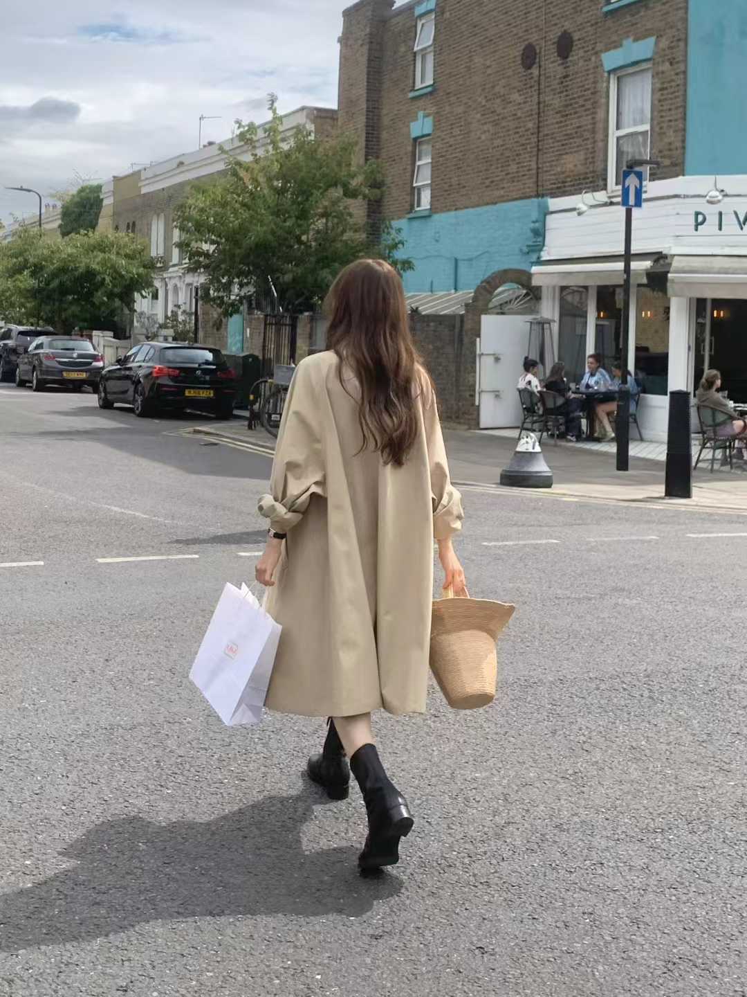 B99.顏值家柔美傘襬長風衣外套