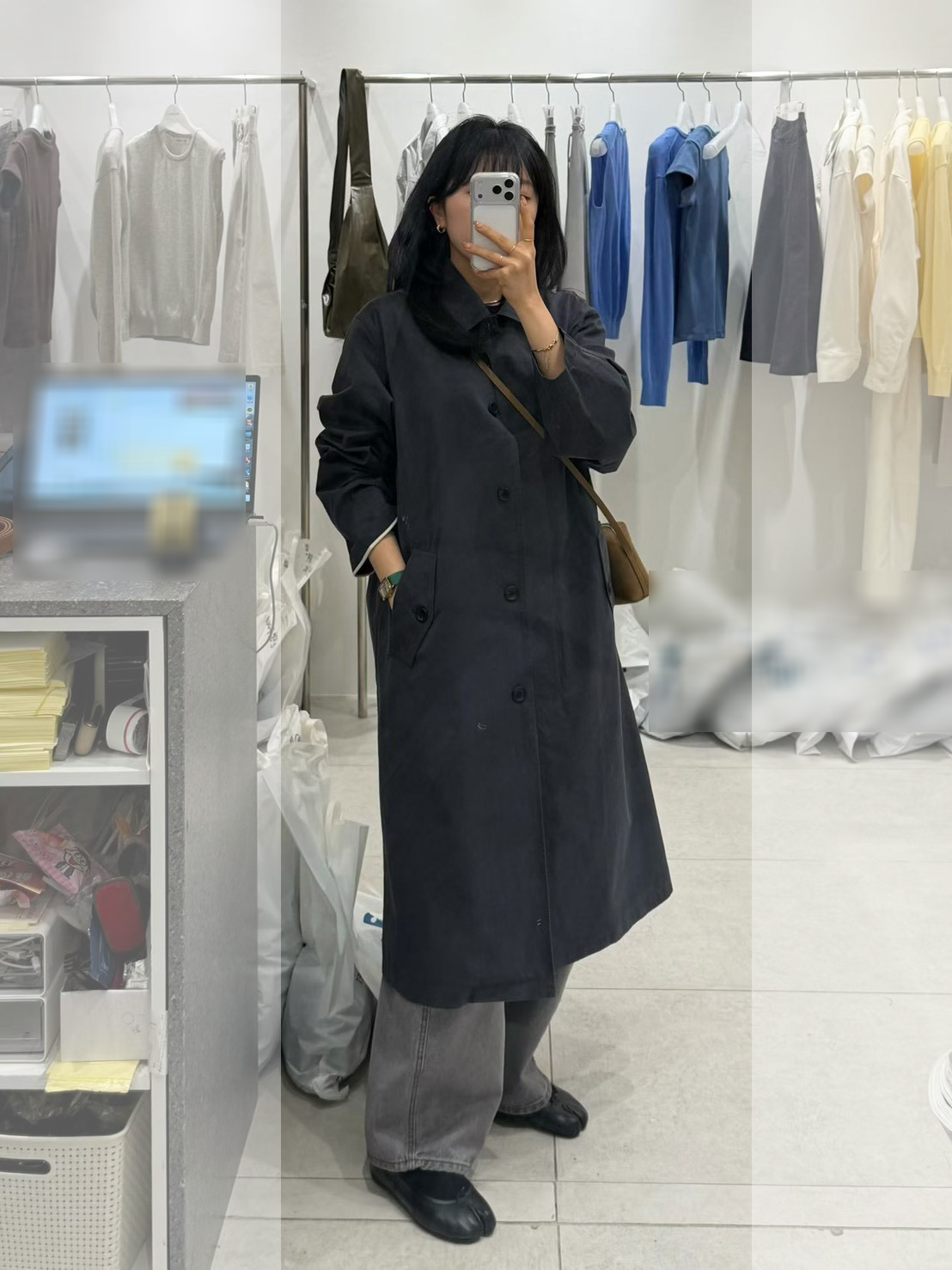 B52.質感家優雅後打褶風衣長外套