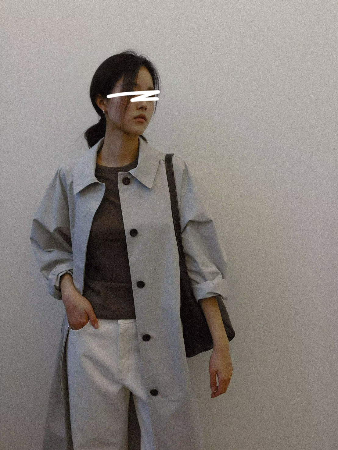 B52.質感家優雅後打褶風衣長外套