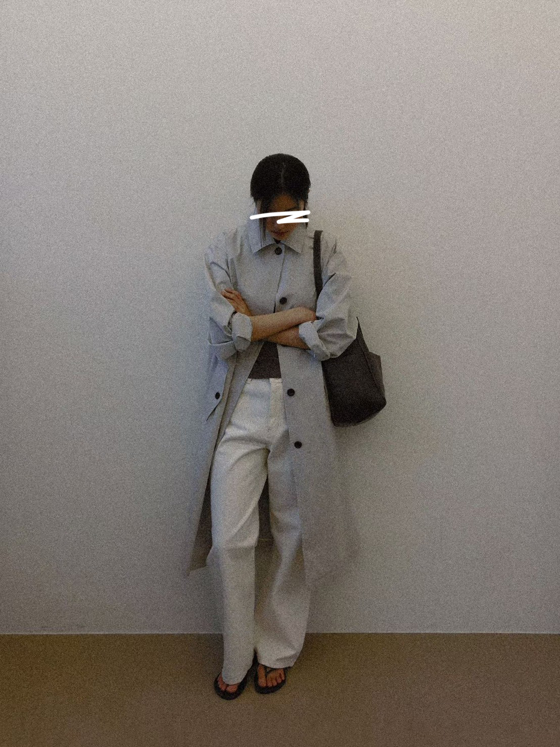 B52.質感家優雅後打褶風衣長外套