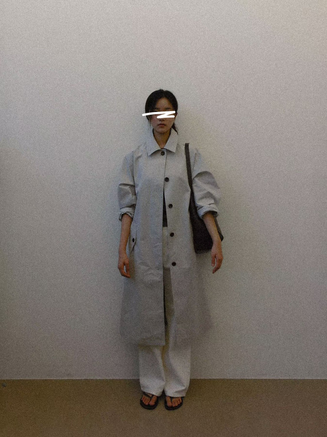 B52.質感家優雅後打褶風衣長外套