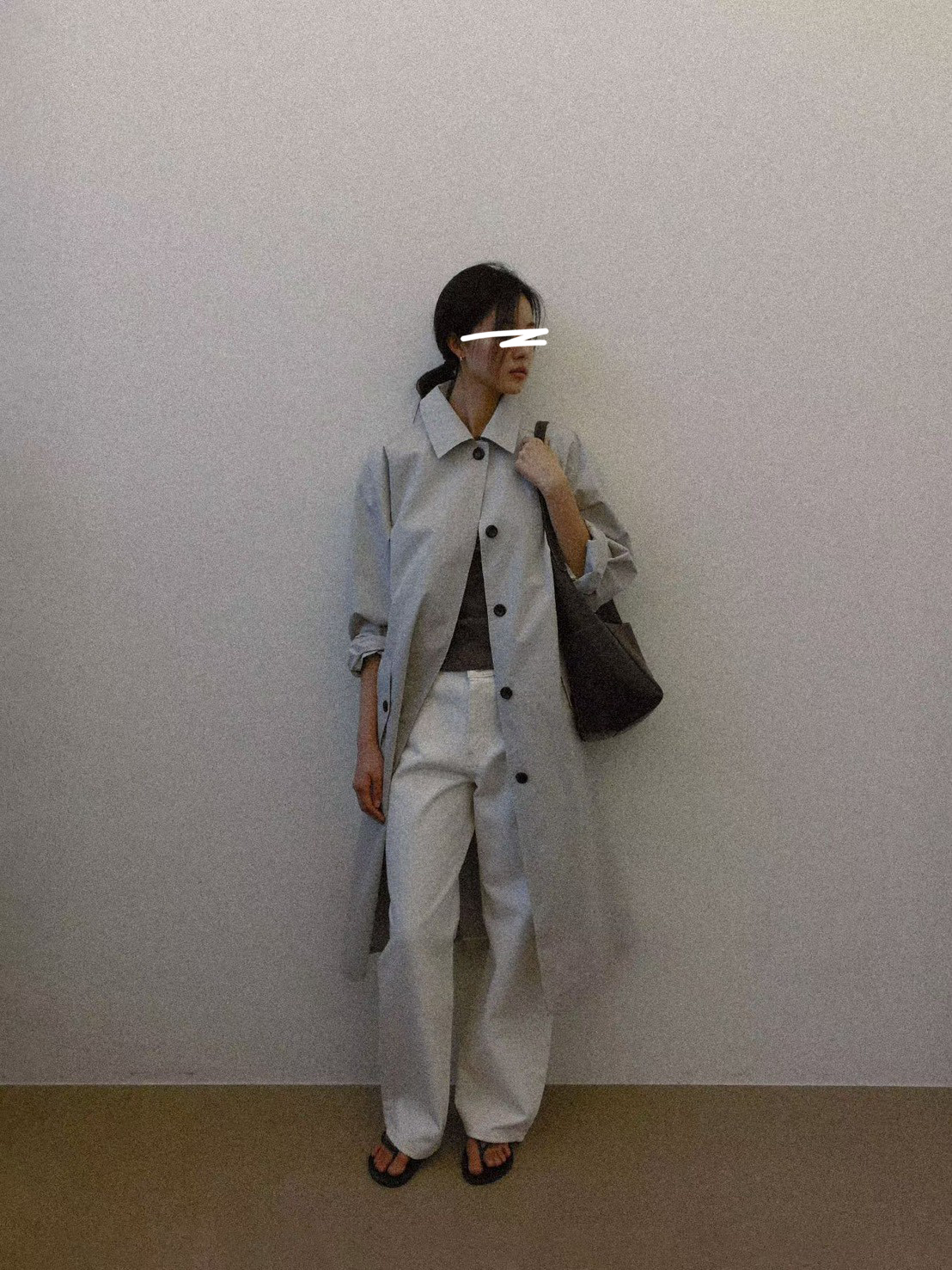 B52.質感家優雅後打褶風衣長外套