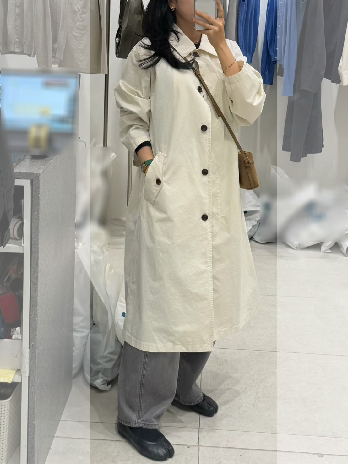 B52.質感家優雅後打褶風衣長外套