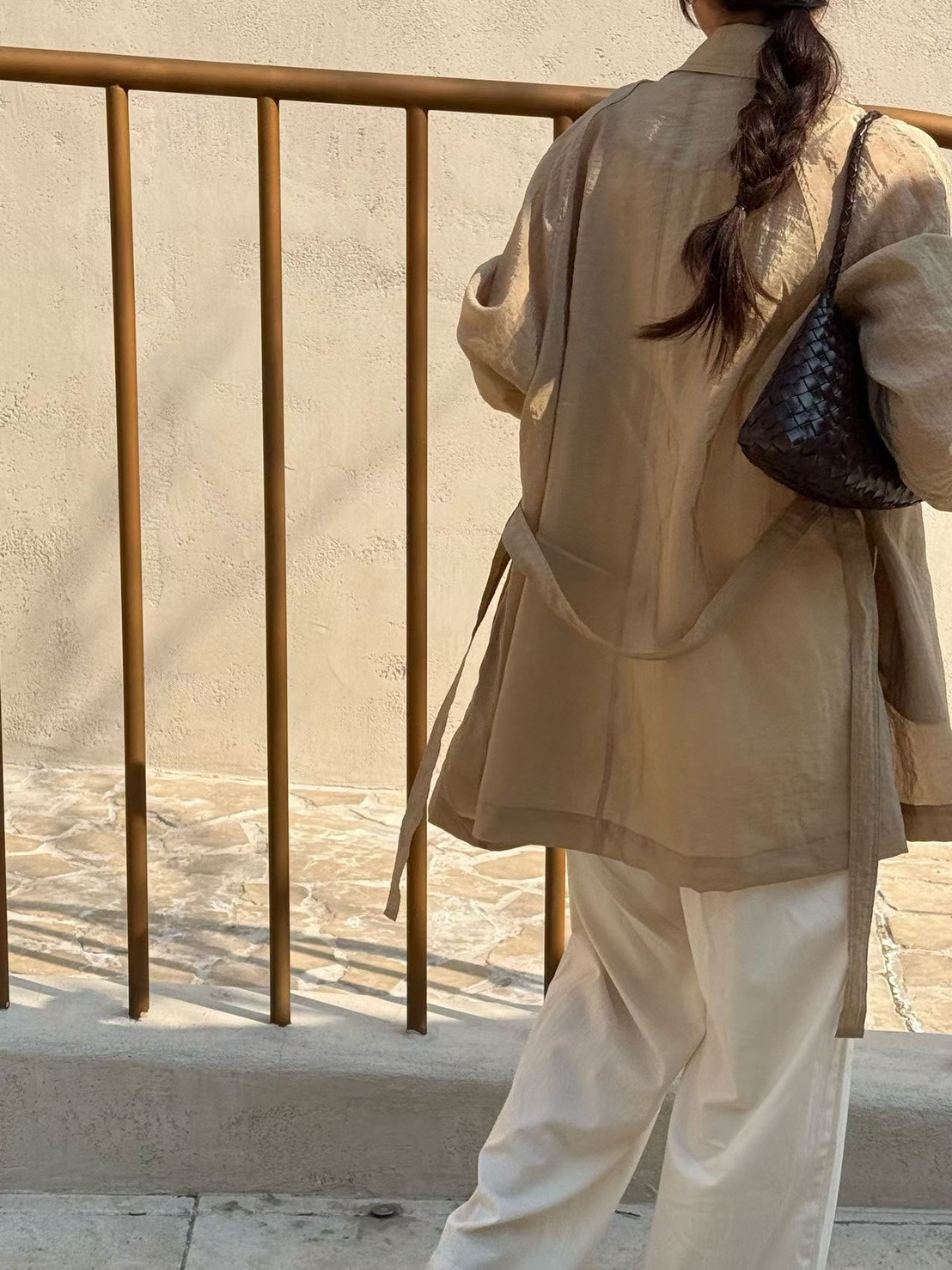 B95.瘦瘦歐膩溫柔微透綁帶外套