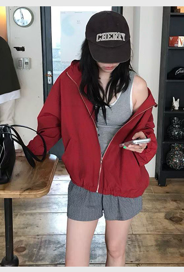 B92.小V家韓妞亮彩防風外套