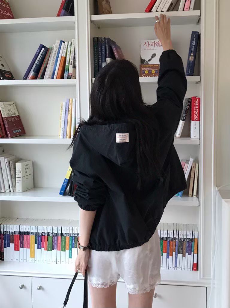 B92.小V家韓妞亮彩防風外套