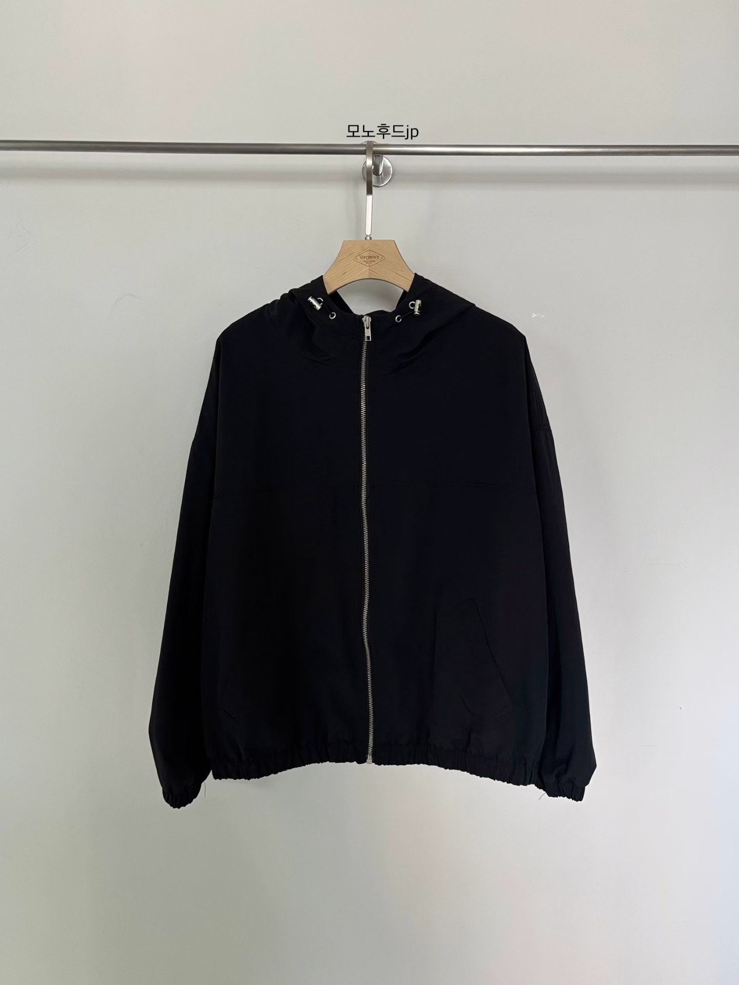 B92.小V家韓妞亮彩防風外套