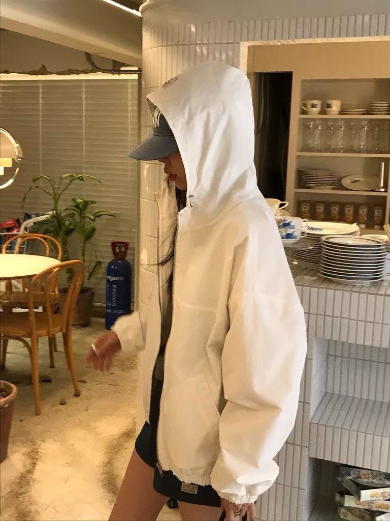 B92.小V家韓妞亮彩防風外套