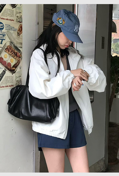 B92.小V家韓妞亮彩防風外套