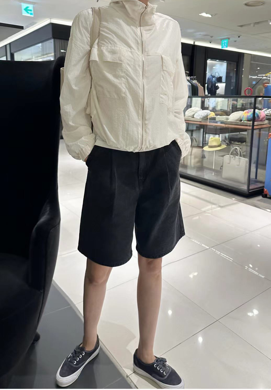B42.質感家小格立領貼口袋拉鍊外套