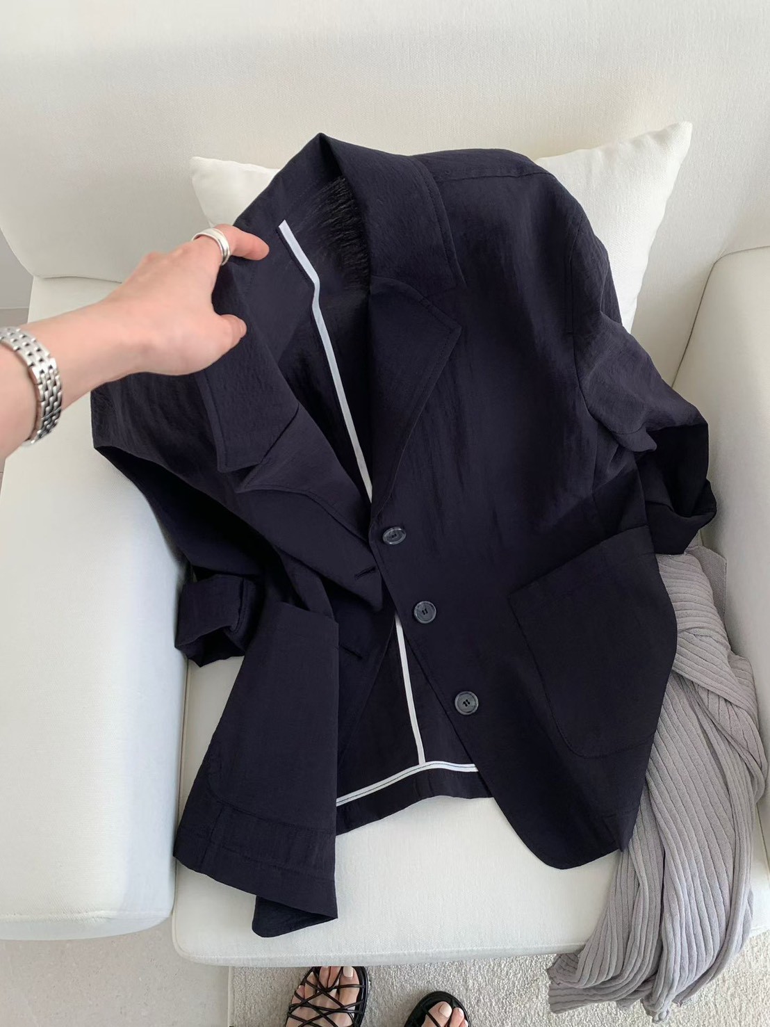 B39.輕薄雙口袋西裝外套