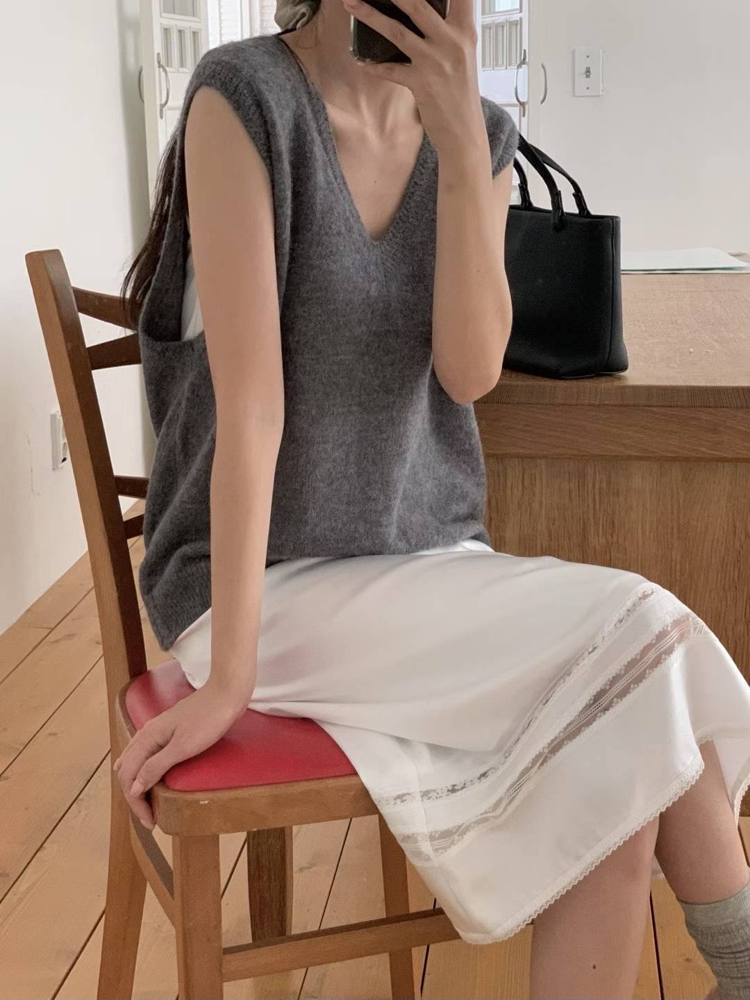 A89.氣質女孩V領針織背心