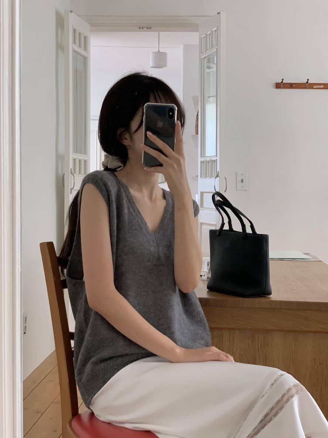 小V家氣質女孩V領針織背心