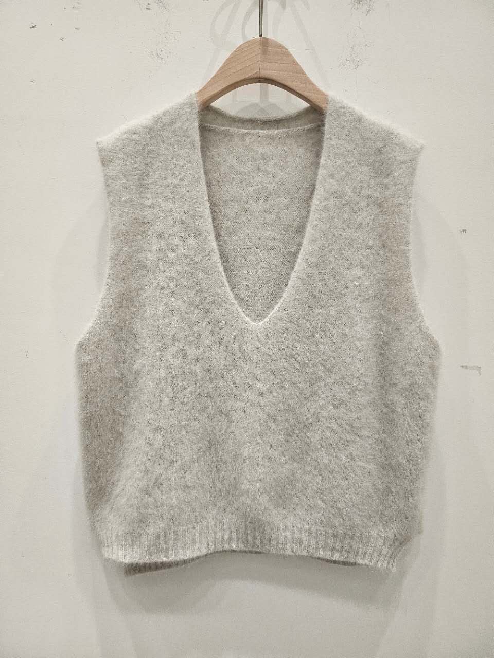 星星家羊毛狐狸V領背心