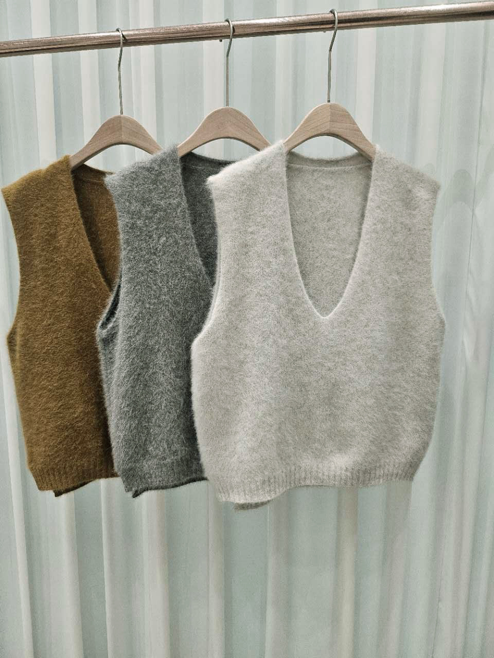 星星家羊毛狐狸V領背心