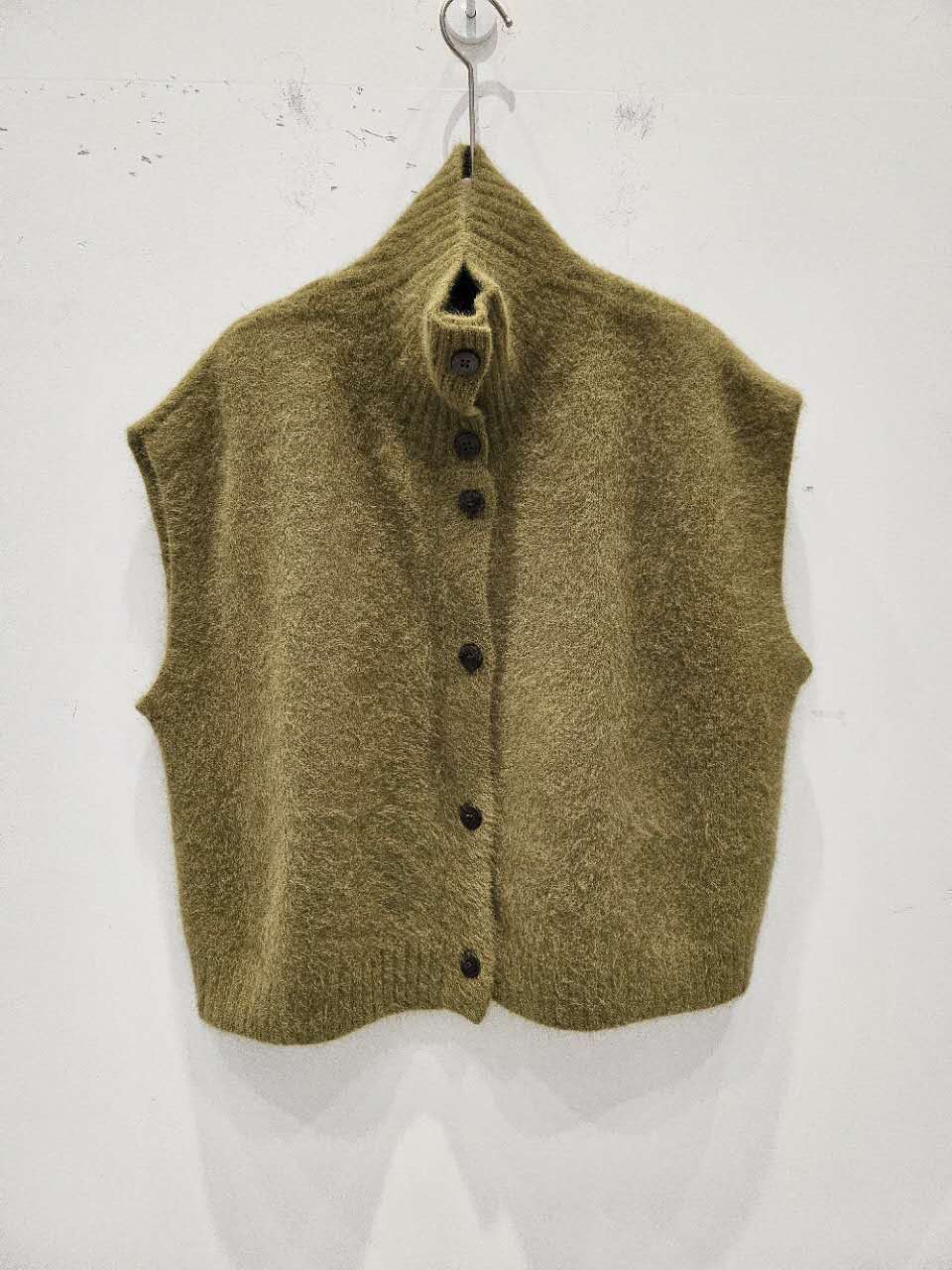 B33.星星家浣熊羊毛高領背心外套