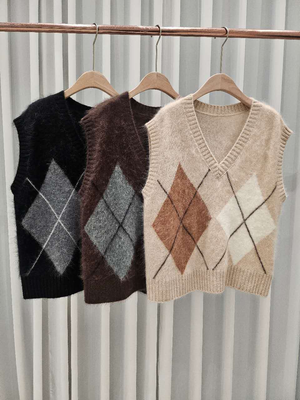 B32.星星家100%羊毛雙格造型背心