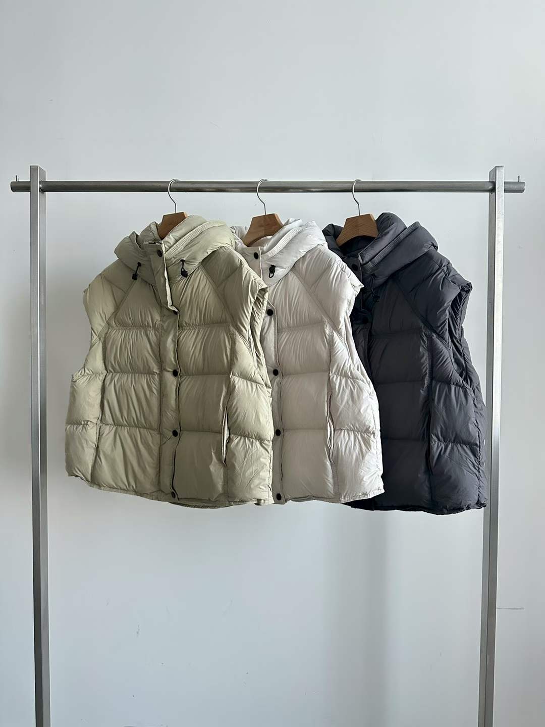 C36.日常顯瘦包肩連帽鴨絨背心