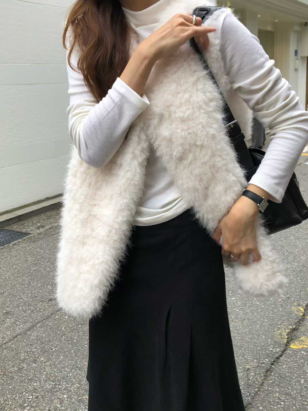 B60.大V家毛毛可愛背心罩衫