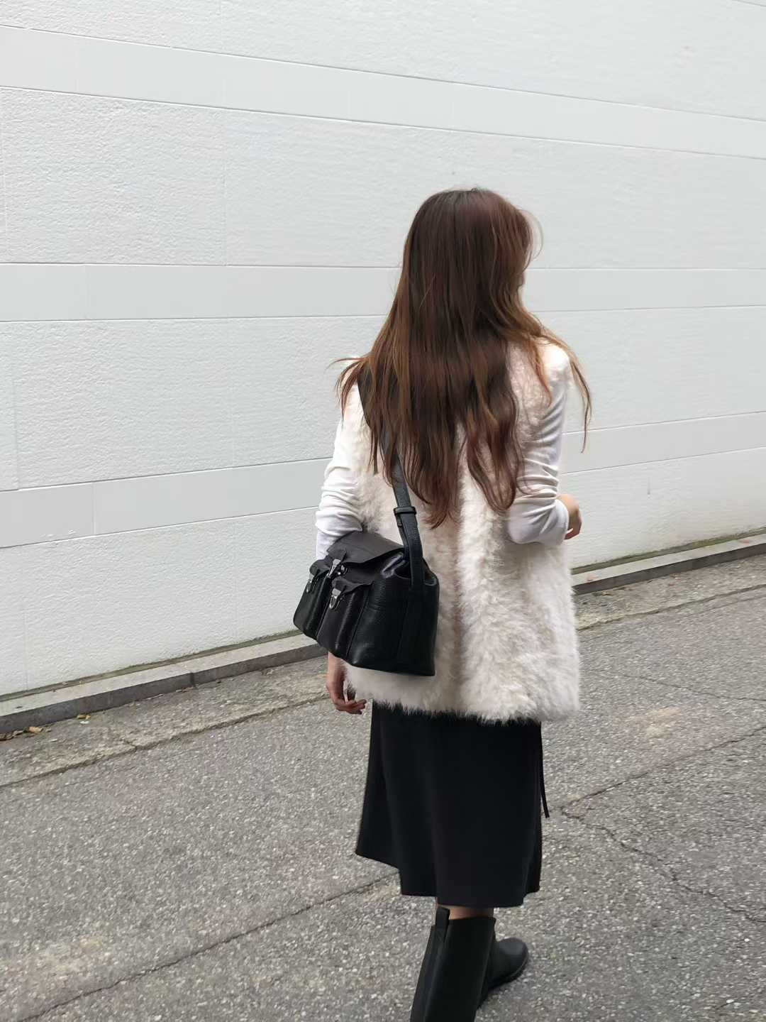 B60.大V家毛毛可愛背心罩衫