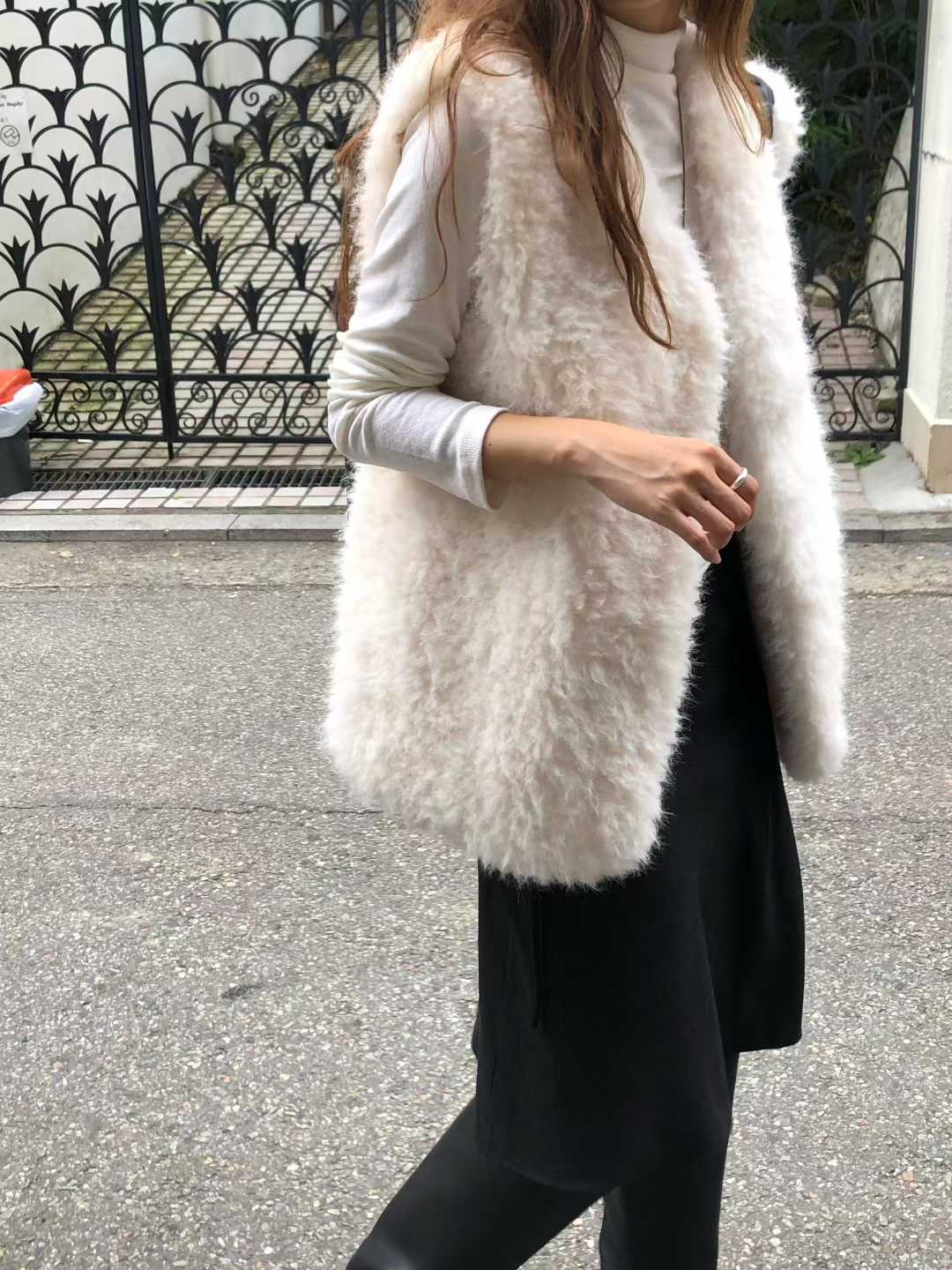 B60.大V家毛毛可愛背心罩衫