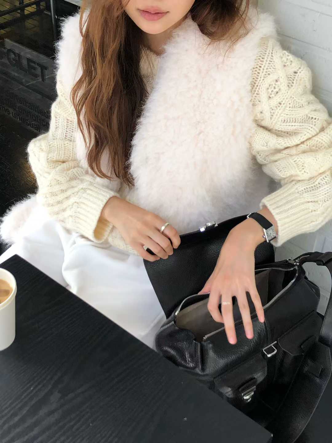 B60.大V家毛毛可愛背心罩衫